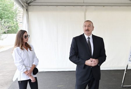 Prezident və xanımı Xocalıya köçən sakinlərlə görüşdü Prezident və xanımı Xocalıya köçən sakinlərlə görüşdü
