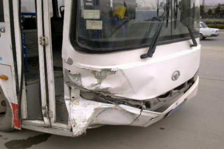 Masazırda avtobus qadını vurub öldürdü Masazırda avtobus qadını vurub öldürdü
