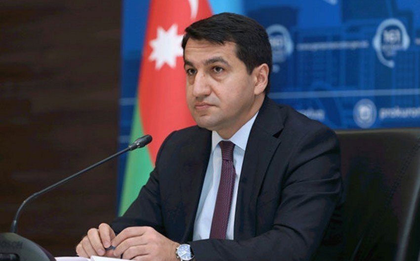 Hikmət Hacıyev: Azərbaycan enerji konsepsiyası vasitəsilə üç və ya dörd dənizi birləşdirməyə çalışır Hikmət Hacıyev: Azərbaycan enerji konsepsiyası vasitəsilə üç və ya dörd dənizi birləşdirməyə çalışır